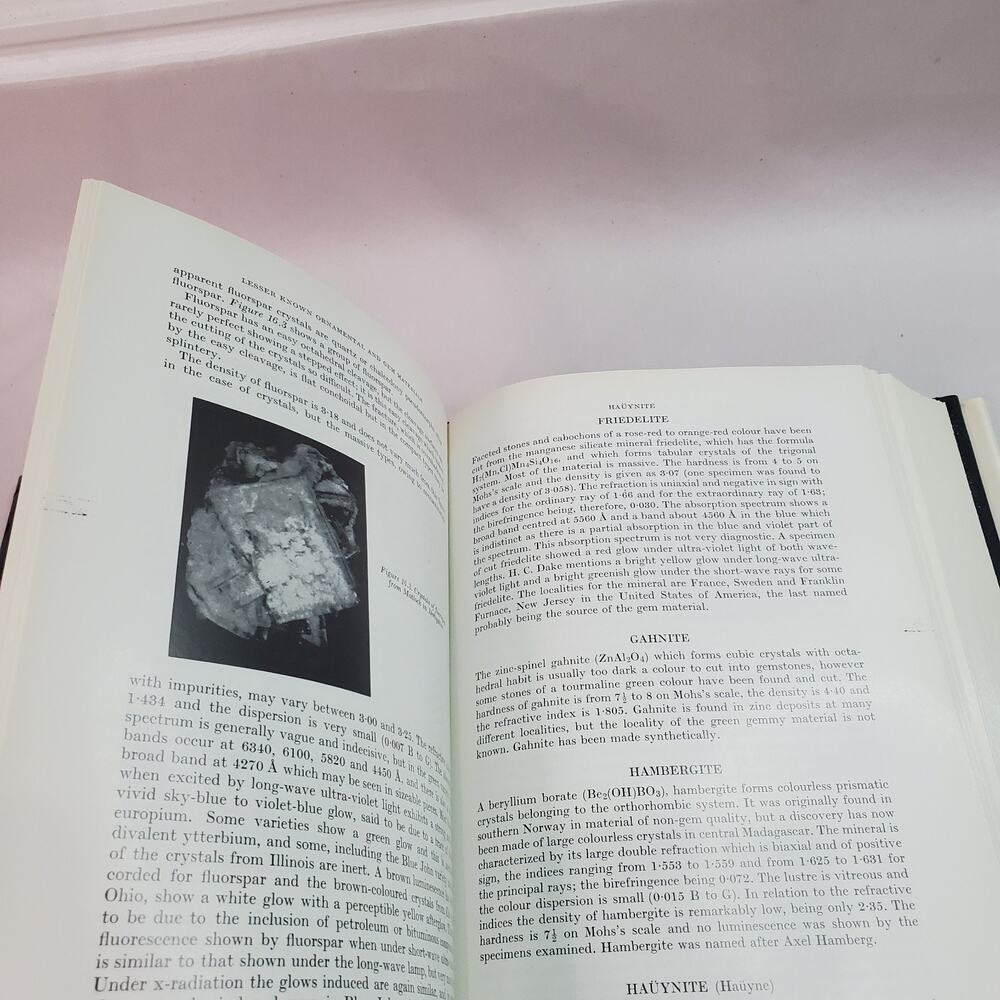 Gems Their Sources, Descriptions and Identification - R. Webster 2nd Ed Revised - Picture 10 of 16